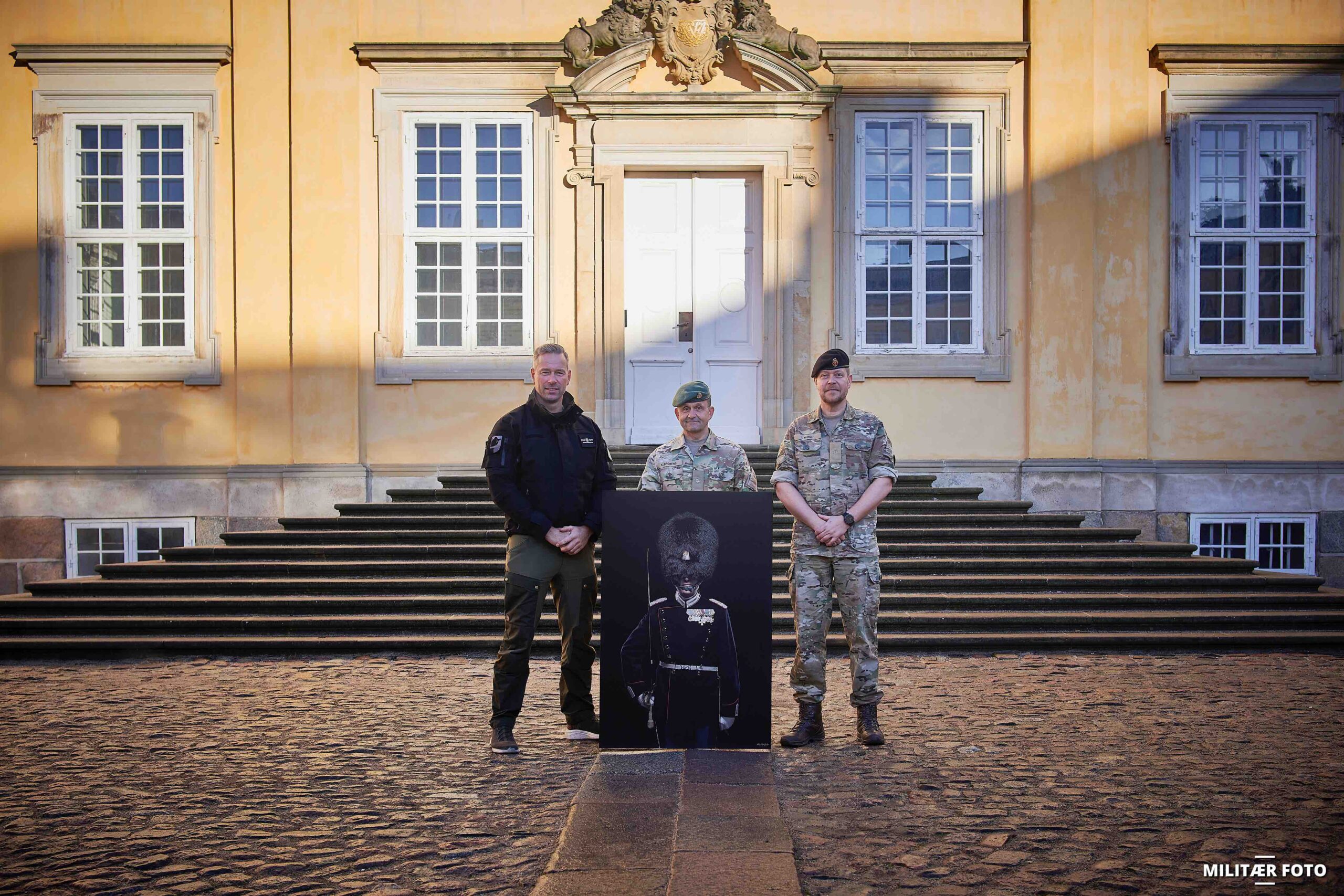 militærfoto aflevering af udsmykning